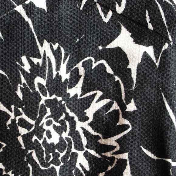 Just... Taylor Black and White Floral Midi Dress - Picture 4 of 8